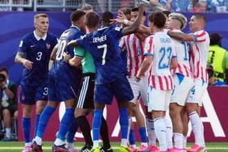 元W杯戦士も激怒「今夜の恥さらしだ」　フランス戦でのパラグアイ蛮行に非難殺到「敬意抱けない」