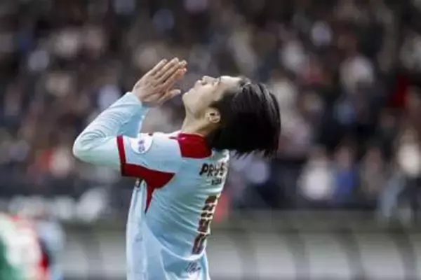 日本人FW倒すも…退場回避のDF「幸運だった」　決定機阻止シーンに言及「レッドでもおかしくない」