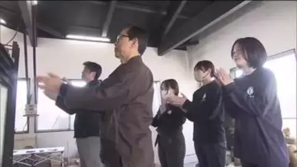 伝統を未来へ繋ぐ　登り窯に火入れ　大堀相馬焼・陶吉郎窯　修行した若者の作品が初めて窯へ　福島