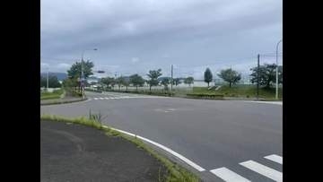 郡山市の十字路交差点で軽自動車と大型トラックが衝突　５０代男性が大けが＜福島県郡山市＞
