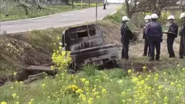 会津美里町で軽トラックが道路わきに突っ込み全焼　乗っていた70代男性が心肺停止で病院に搬送　福島
