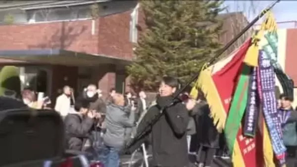 駅伝日本一の学法石川高校陸上部が福島県石川町で優勝パレード　町民と喜び分かち合う　目指すは大会連覇