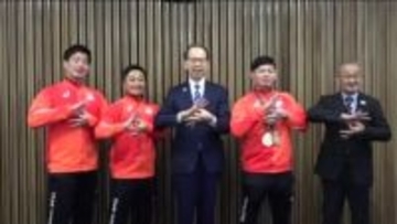 福島県出身のデフアスリートが福島・内堀知事を訪問　出場した東京2025デフリンピックを振り返る