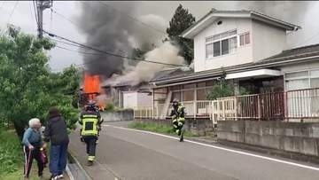 福島市在庭坂の住宅火災　焼け跡から1人の女性遺体　住宅1棟が全焼する火事
