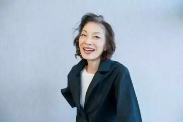 「夢の宝塚」を守るため生身の男に近づけた…麻実れいが明かす“男役の美学”と56年間休演なしの健康法
