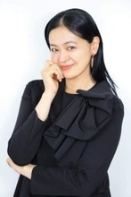 ｢初めてではなかった｣黒谷友香が明かす初主演映画での大胆な挑戦。デビュー30年の最新作で提案した妖艶な衣装と、人生を変えた恩師