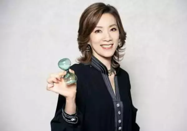 ｢細胞が喜んでおります｣元宝塚トップ真琴つばさの人生を変えた『ベルばら』麻実れいの衝撃、最上級生・小柳ルミ子との初会話と人生初の美空ひばり