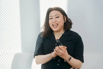 外資系エリート肉乃小路ニクヨの人生を変えた中島みゆき、｢コールセンターで気づいた｣役割とコミュ障ゆえの会話術