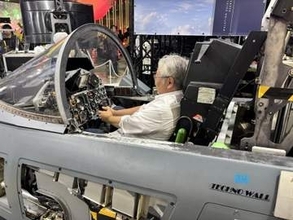 本物のF-15のコクピットに座れる愉悦！「RAZBAM JAPAN」ブースにはお値段200万円の「ホームコクピット」など注目ポイントずらり【TGS2026】