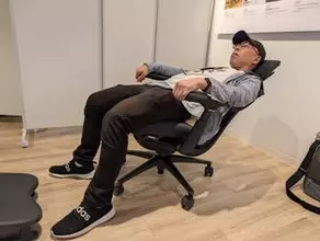 電動ワーキングチェア「LiberNovo Omni」新モデル体験会レポート。座面内にファンを仕込んだ上位モデル「LiberNovo Omni Pro」など3製品を座り比べてみた
