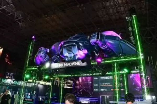 幅7mの巨大ロボットが出迎えるLIONAの「DARK MACHINE」ブース！　大中小のロボが入り乱れる戦場の楽しさ【TGS2026】