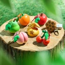「どうぶつの森」のベルぶくろやハチのすがキーホルダーに。カプセルトイ「フルーツキーホルダーコレクション どうぶつの森」9月発売北海道のポップアップイベントで先行販売
