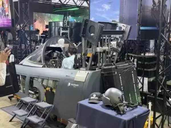 オーダーメイドで自宅に置ける本格フライトシミュレーターがRAZBAM JAPANブースで展示！【TGS2026】