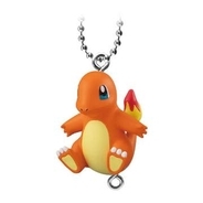 「ポケモン」のガシャポン「つまんでつなげてマスコット」第15弾が6月第4週に発売ヒトカゲとゴンベ、それぞれの進化形を含めた5種のボールチェーン&カニカンVer.が登場