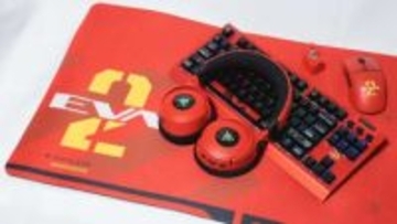 Razer「エヴァンゲリオン2号機エディション」フォトレポート！ 赤く塗り替えられたアスカ仕様のデバイスが目白押しエントリープラグが刺さるドングルは必見！