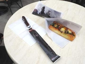 【USJ】今年のハロウィーンは「バイオ」飯が充実！ グリーンハーブの回復クロワッサンドッグで補給もバッチリ