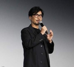 小島監督とXboxのCEOが仲良く過ごす様子が公開。小島氏が自身のXに投稿Sharma氏とお揃いフーディ―で仲良さそう