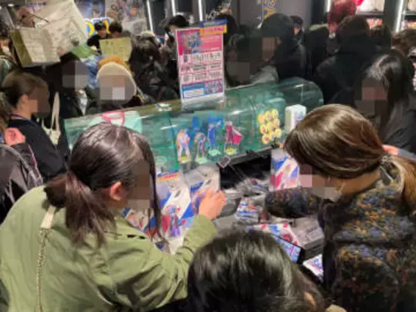 池袋に「カプコンストア」が新オープン！ 初日からファンが殺到先行販売の「レオン」グッズが大人気。最新グッズを撮り下ろしで紹介