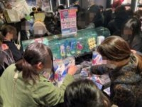 池袋に「カプコンストア」が新オープン！ 初日からファンが殺到先行販売の「レオン」グッズが大人気。最新グッズを撮り下ろしで紹介