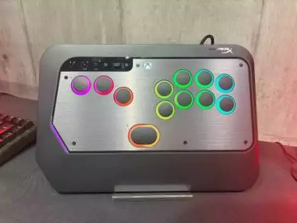 HyperXのレバレスアケコン「HyperX Clutch Tachi」実機が初公開5月下旬発売決定。TMRセンサー搭載で0.1msレスポンス、ラピトリに対応