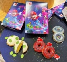 映画「マリオ」コラボのドーナツを実食！ クリスピー・クリーム・ドーナツで撮影してきた見た目も味も楽しいコラボ。大容量エコバッグはドーナツとセットで割引購入も可能