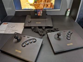 「NEOGEO AES+」は恐ろしいほどの再現度。「ゼロウィング」の発見も熱いブースレポート【TGS2026】AV出力対応、オリジナルROMカートリッジにも互換性あり。ラインナップ10本を試遊可能
