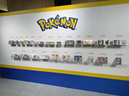 「ポケモン」30周年は新作グッズ＆コラボアイテムが目白押し！ 一番くじやスナック菓子も登場30周年のキックオフ発表会で一斉展示
