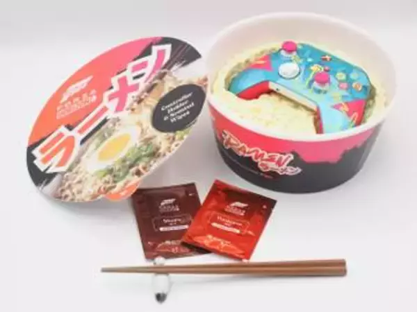 「Forza Horizon 6」開発チームから「カップ麺（？）」が到着！ 早速味わってみた食べられないカップ麺の正体とは……？