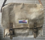 「Fallout New Vegas」グッズ「運び屋バッグ」を終末風にウェザリング！ “使い倒した感”出して過酷な荒野の配達業者気分