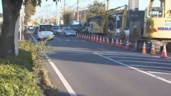 小学生が軽乗用車にはねられ重傷　群馬・太田市