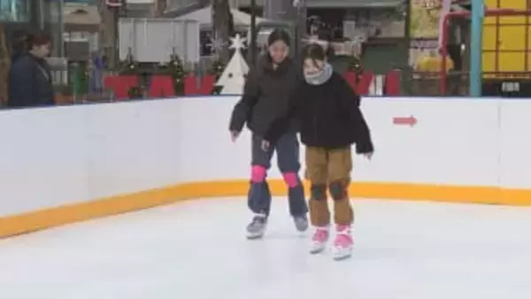 クリスマスマーケット　グルメなど楽しむ　群馬・高崎市