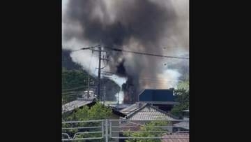 住宅など建物４棟全焼　消防士ら３人が軽傷　群馬・下仁田町