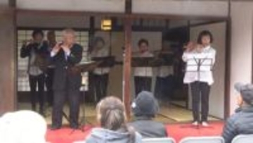 武鷹館つつじまつり　にぎわう　群馬・館林市