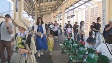 最大９連休　お盆の帰省ラッシュがピーク　新幹線混み合う