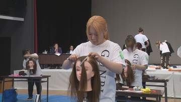 美容学ぶ専門学校生が技術競う　群馬・前橋市