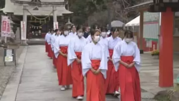 巫女の研修会　初詣客を迎える作法学ぶ　群馬・玉村八幡宮