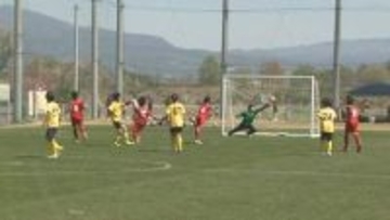 小学生対象のフットサル大会　関東７県５２チームが熱戦　群馬・前橋市