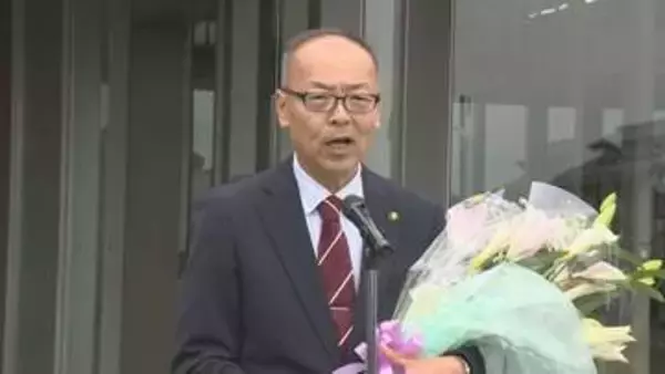 茂原新市長が初登庁　「市民ファーストの市政を」　群馬・富岡市