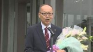 茂原新市長が初登庁　「市民ファーストの市政を」　群馬・富岡市