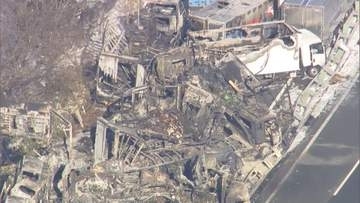 去年１２月の関越道多重事故　過失運転致死傷容疑など２６人を書類送検
