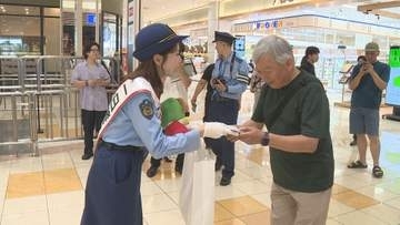 夏の県民交通安全運動　小林アナが一日警察署長に　群馬・高崎市