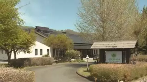 愛犬と泊まれるホテルが群馬・みなかみ町にオープン　犬専用のビュッフェも