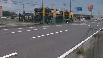 大型トラックにはねられ女性が死亡　群馬・館林市
