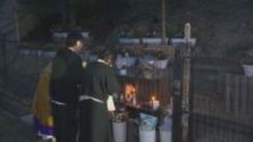 関越道バス事故から１４年　遺族らが犠牲者を追悼　群馬・藤岡市