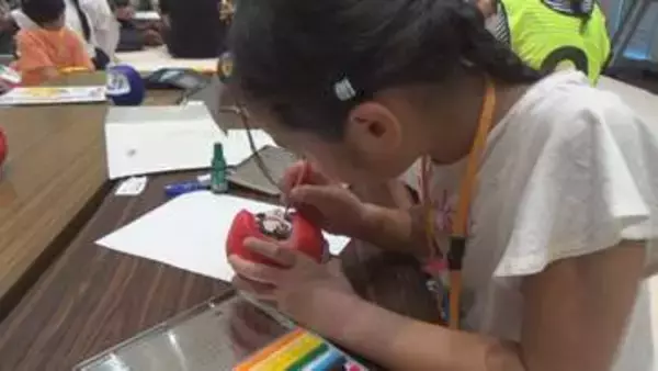 群馬・高崎市　子どもたちの居場所づくりにだるまの絵付け