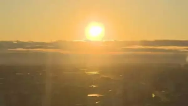 ２０２６年スタート　初日の出　新年の幕開け祝う