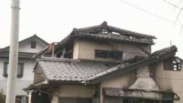 住宅１棟が全焼　焼け跡から男女２人の遺体見つかる　群馬・富岡市