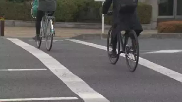 自転車の青切符制度始まる　スマホの「ながら運転」で１万２０００円など