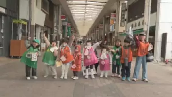 子どもたちが商店街で初めてのおつかい　群馬・前橋市