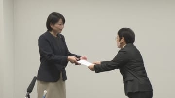 小川市長　ラブホテル面会問題　市議会７会派　再度辞職求め申し入れ書　群馬・前橋市